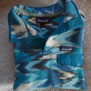 Patagonia Women’s Synchilla Snap T Pullover in Trout Tales: Elwha Blue